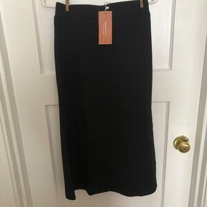Shein crepe like long black skirt size 4 original tags